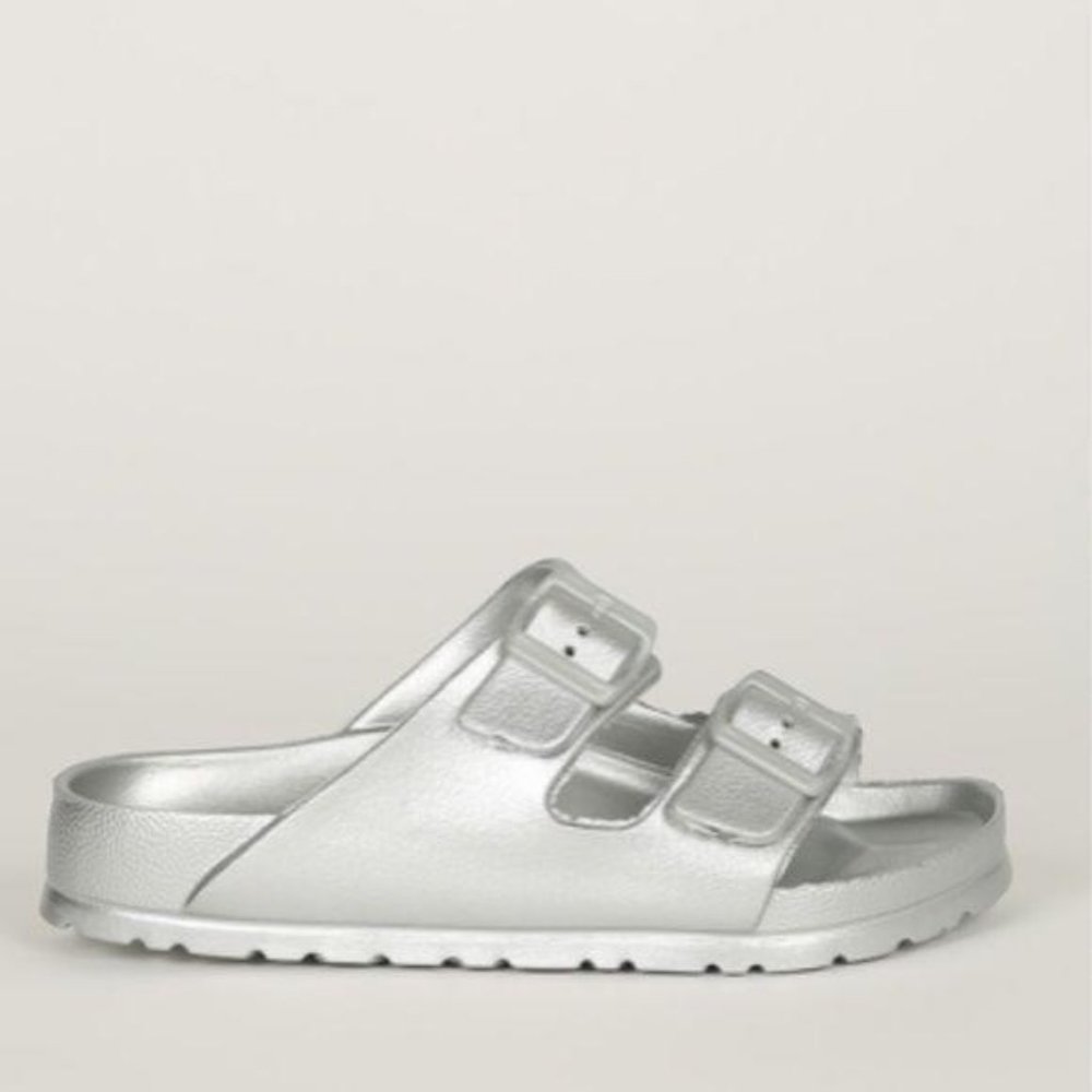 ! RESTOCKED ! Foam Style  Buckle Sandals – Silver - Picture 2 of 5